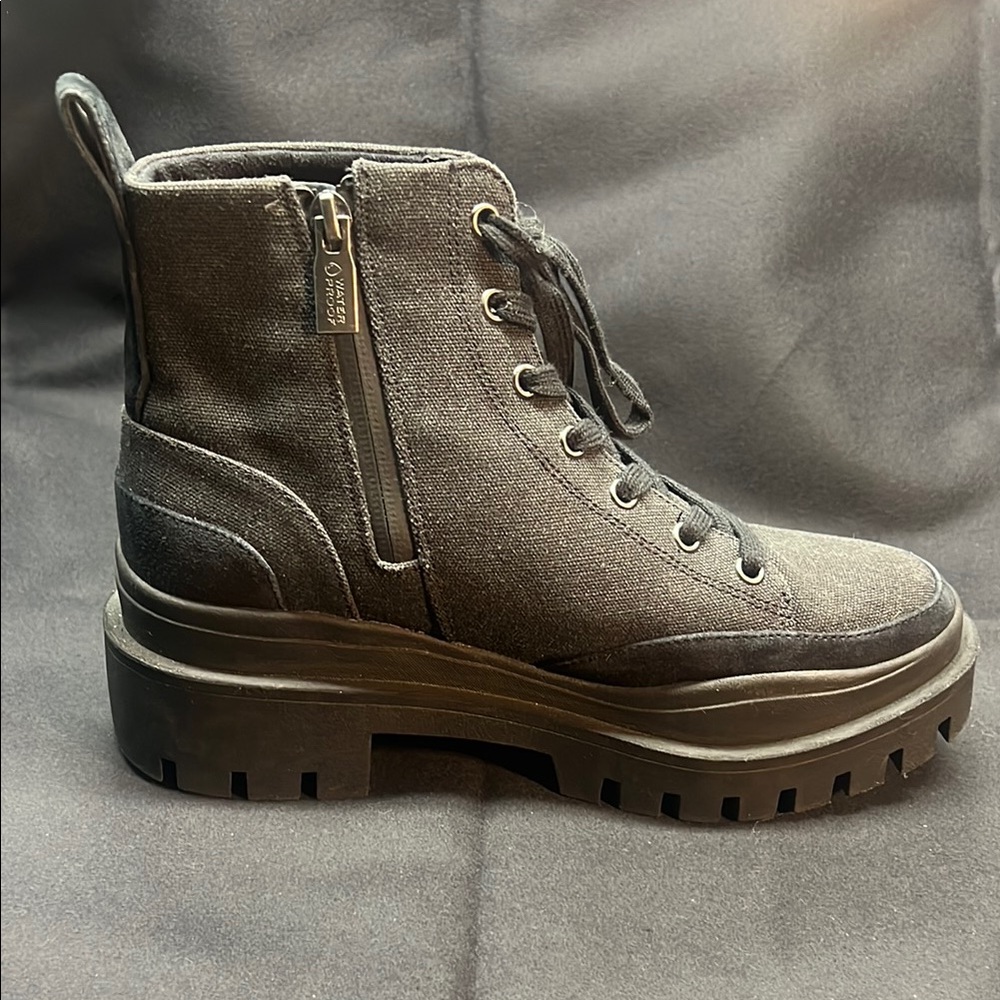 Waterproof high top shoes - Picture 2 of 12